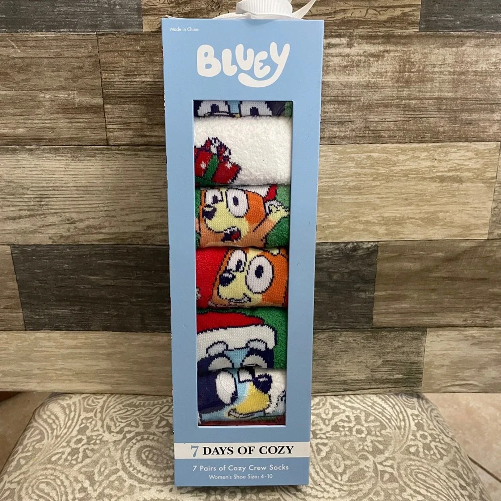 Bluey 7 Days of Cozy Crew Socks Women Shoe Size 4-10  Gift Set